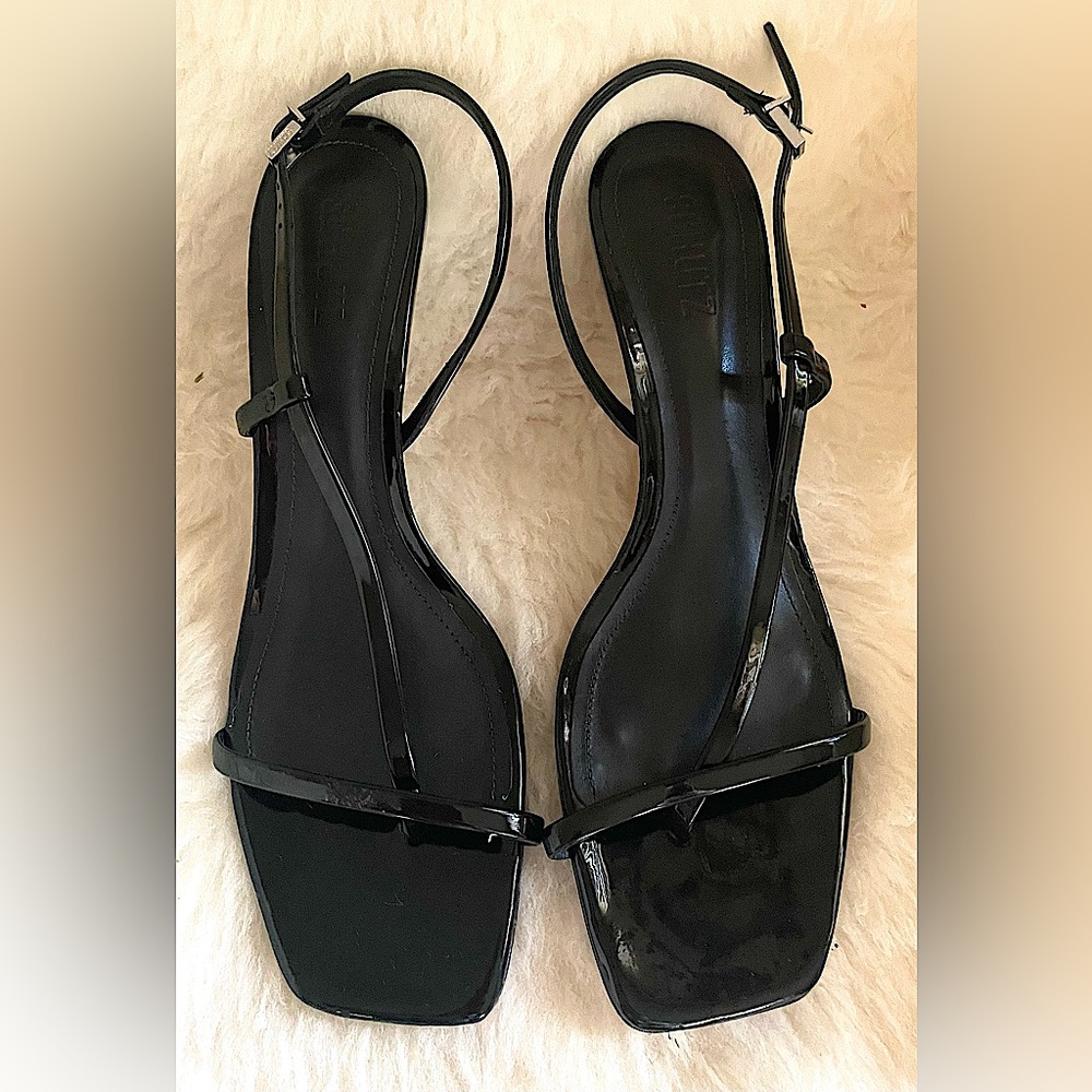 SCHUTZ HELOISE KITTEN HEEL SANDAL, BLACK PATENT LEATHER, NEW